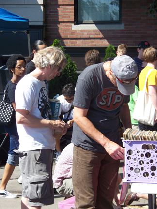 Yard Sale Mitch of triple Thick doing the vinyl thing.jpg - 170.29 K